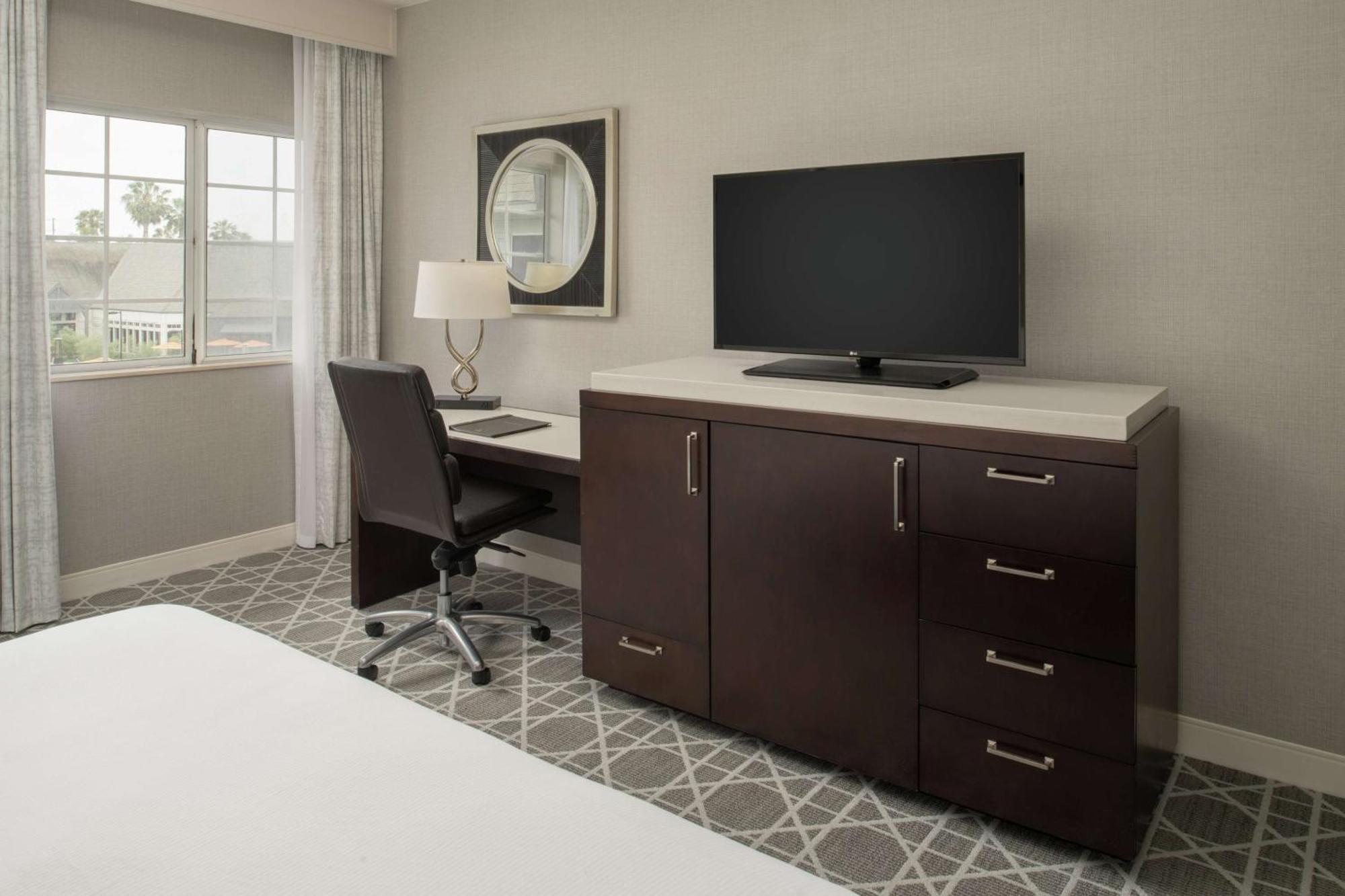Hilton San Diego/Del Mar Экстерьер фото