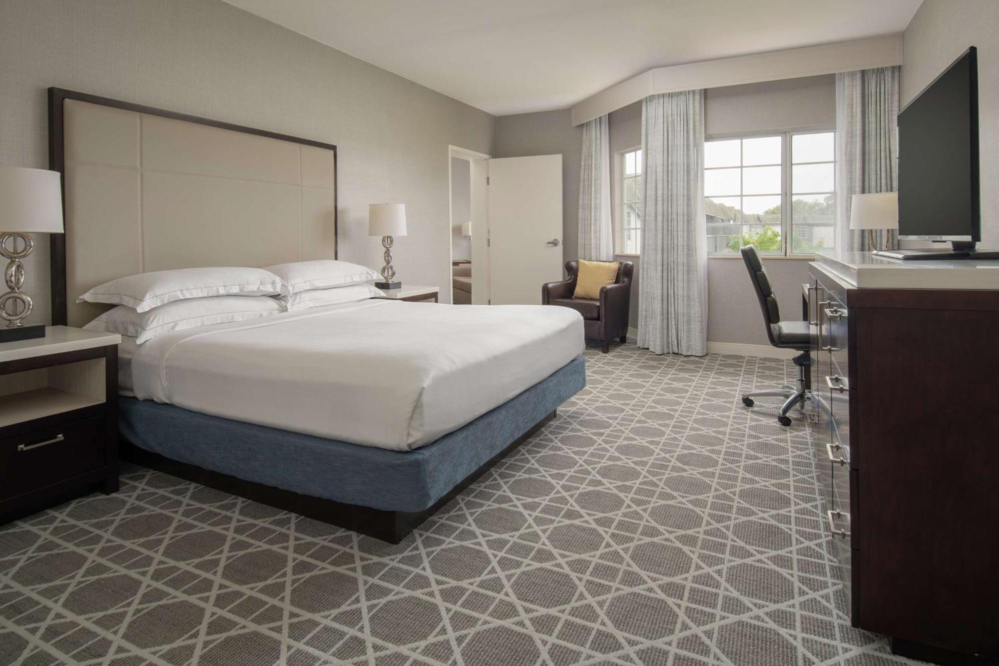 Hilton San Diego/Del Mar Экстерьер фото
