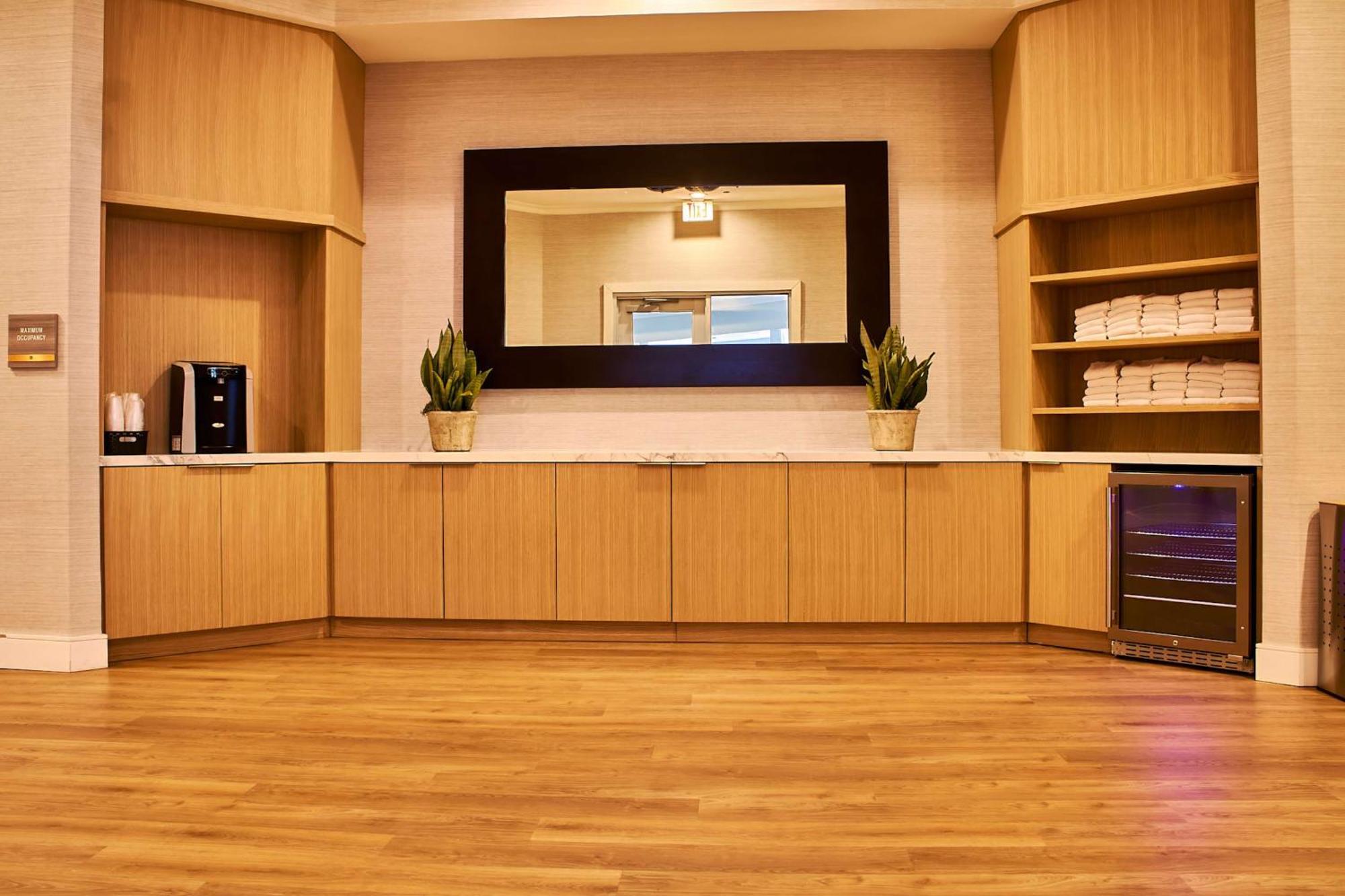 Hilton San Diego/Del Mar Экстерьер фото
